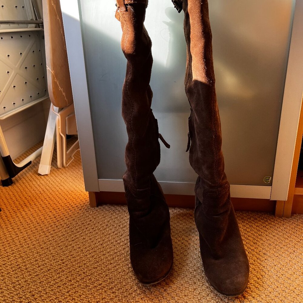 Stylish, comfortable thigh-high suede boots